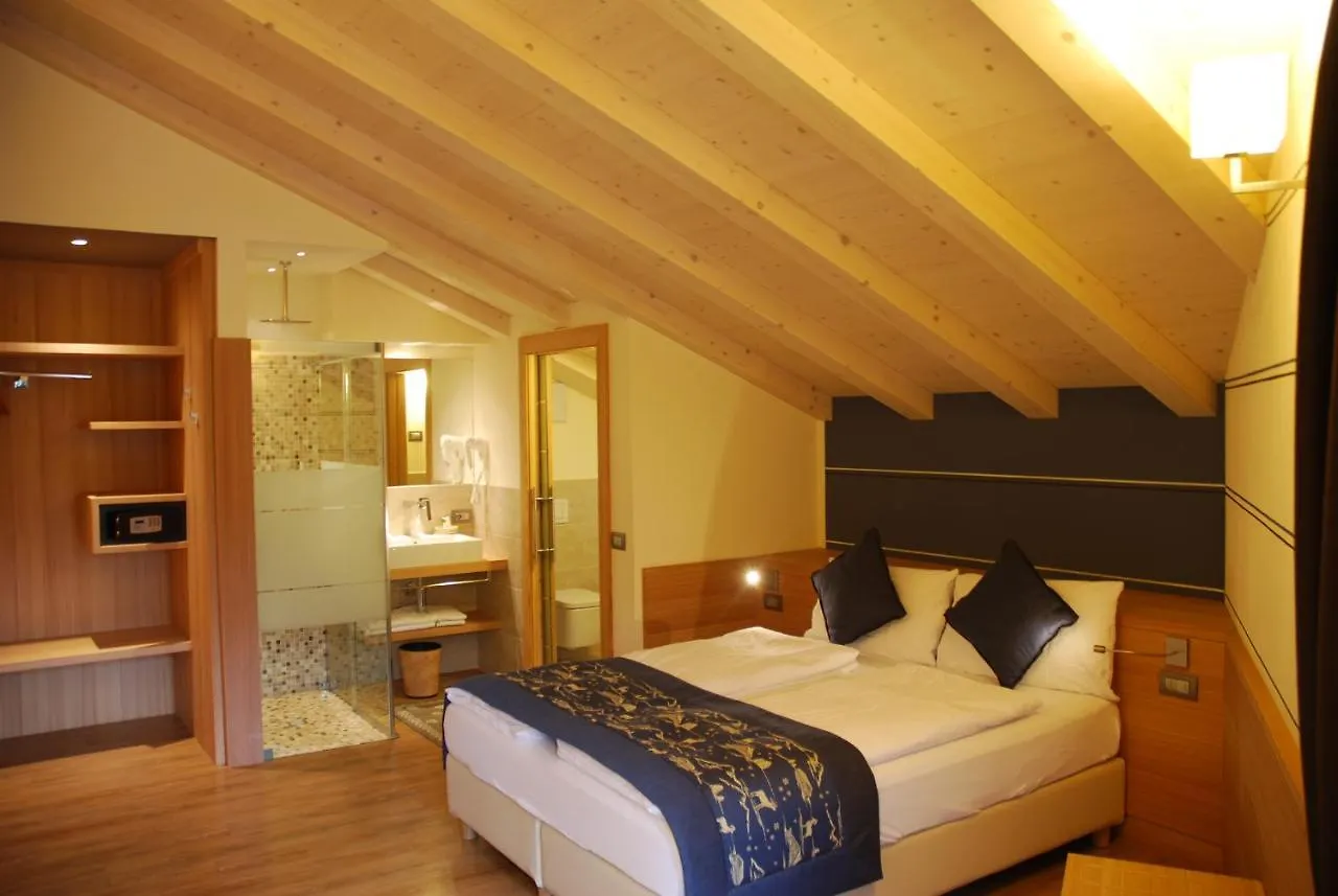 ליביניו Hotel Bondi לינה וארוחת בוקר
