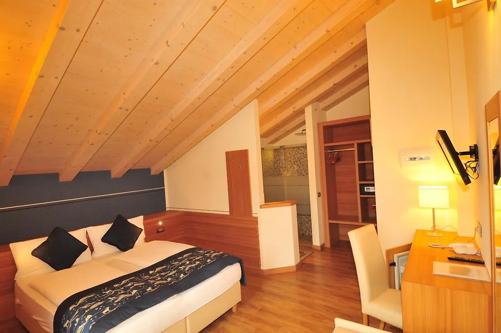 לינה וארוחת בוקר ליביניו Hotel Bondi