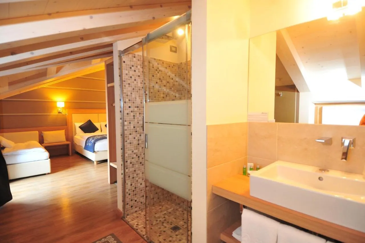 ליביניו Hotel Bondi לינה וארוחת בוקר
