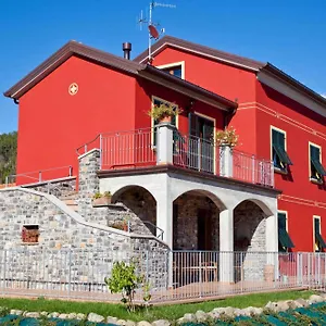 Il Vecchio Noce , Brugnato Italië