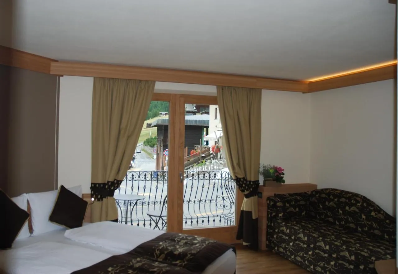 Hotel Bondi 리비뇨 3*,  이탈리아