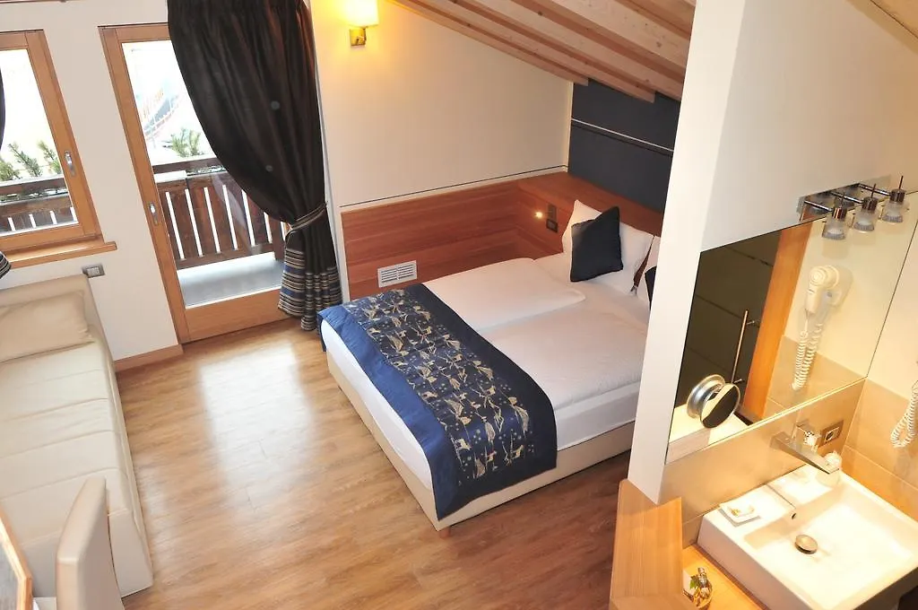Hotel Bondi 리비뇨 B&B