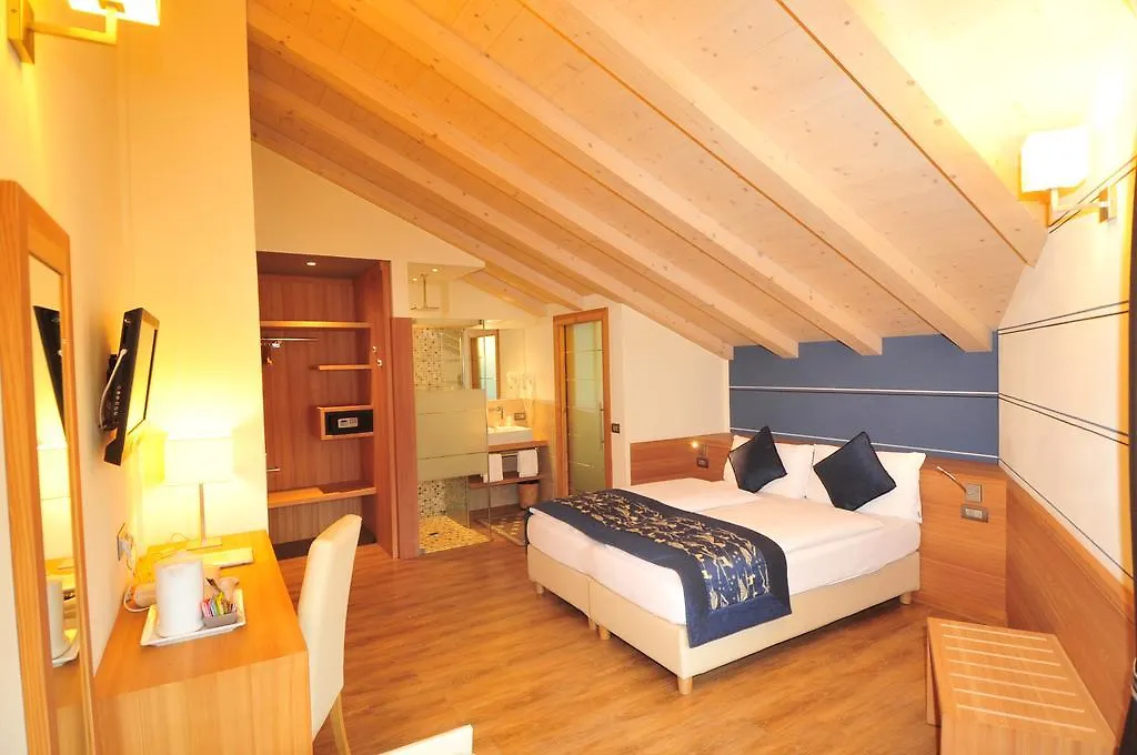*** B&B Hotel Bondi 리비뇨 이탈리아