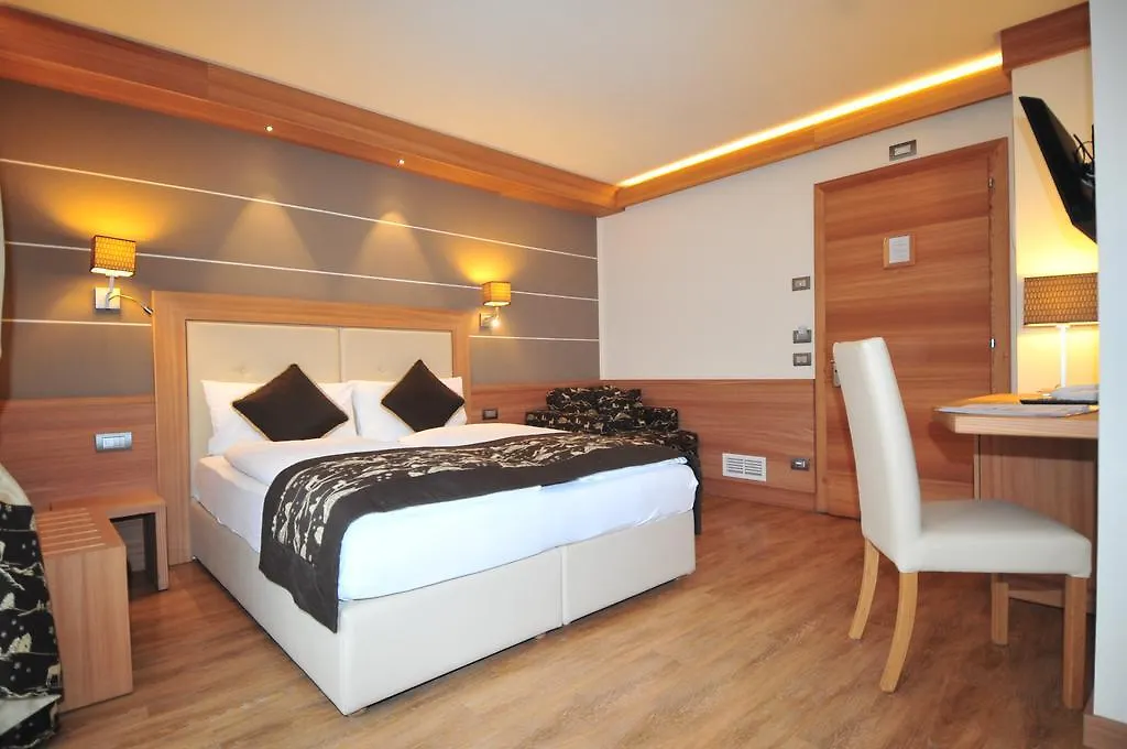 B&B Hotel Bondi 리비뇨